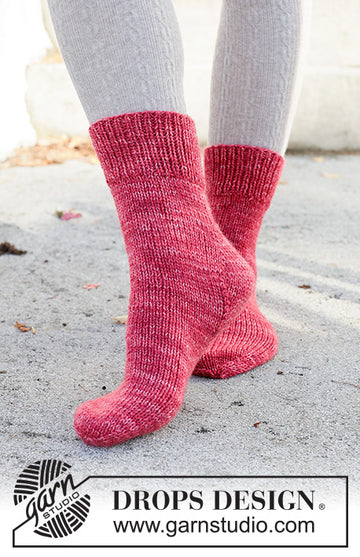 Garnet Glow Socks - Strikket i Fiesta