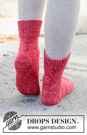 Garnet Glow Socks - Strikket i Fiesta