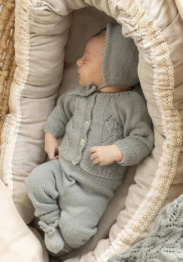 "Evander"-sett - Strikket i trend merino petit.